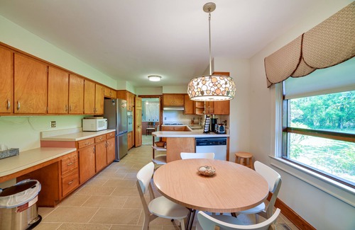 Morehead City House | Fifties Beaufort Home w/Patio, On Newport River!