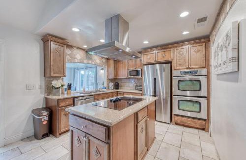 Fresno Apartment | Fig Garden 4BR House W Pool