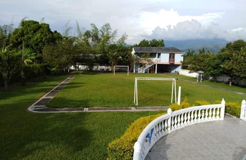 Guadalajara de Buga House | Finca Campestre a 15 Minutos Buga La Basílica "Villa María"