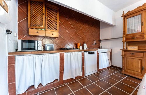 Yunquera Villa | Finca 'Cortijo La Zahurdilla' with Mountain View, Private Pool, Wi-Fi & Garden