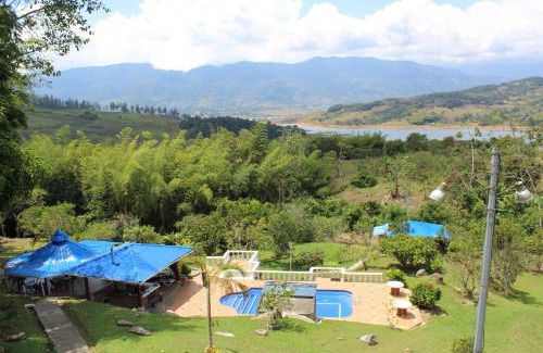 Yotoco Ski Chalet | Finca en El Lago Calima