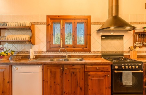 Ariany Cottage | Finca for 6 with pool, heating, playground, Ariany, Mallorca