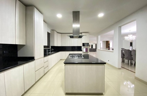 Envigado Villa | Finca La Clase Alta, Descansa En Este Paraíso de Lujo