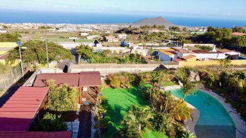 Arafo House | Finca Maradentro - private pool and jacuzzi with ocean view