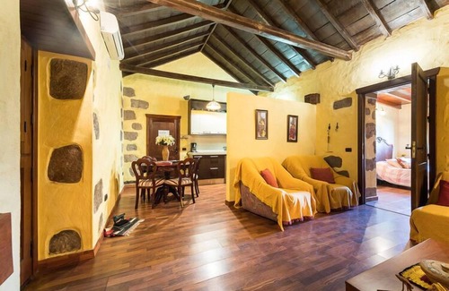 Barranco del Pinar House | Finca Naturacanaria, Moya