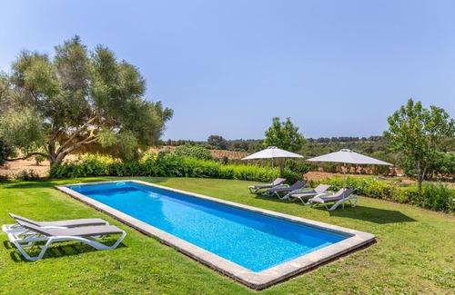 Manacor House | Finca near Porto Cristo, 3 bedrooms; 3 bathrooms, 1 toilet, pool 4 x 12, lawns