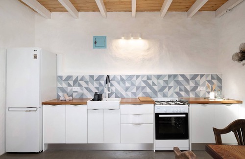 Tabayesco Villa | 'Finca Petite Vineyard' with Mountain View, Private Terrace and Wi-Fi
