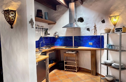 Uga House | Finca/PrivateGardens/DoubleBed/FreeP/Tv/Wifi