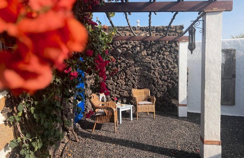 Uga House | Finca/PrivateGardens/DoubleBed/FreeP/Tv/Wifi