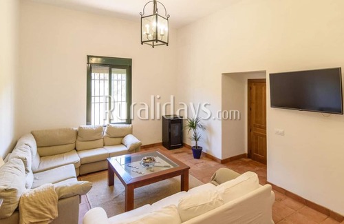 El Garrobo Villa | Finca Rural Los Gorriones El Castillo de las Guardas by Ruralidays