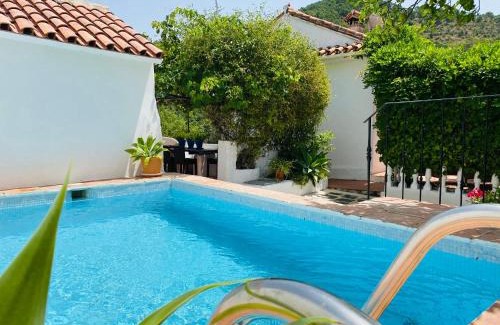 Ojen Villa | Finca Santa Ana
