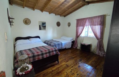 El Carmen de Viboral Ski Chalet | Finca Villa Isaura, Carmen del Viboral