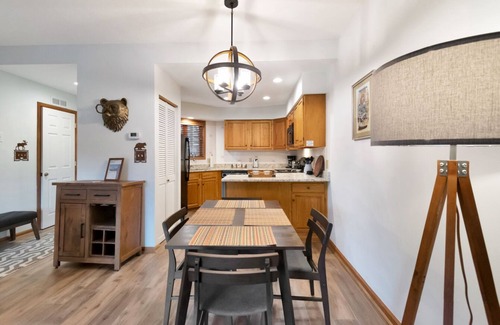 Blowing Rock Condo | Finch 2 | Fireplace, Restaurant, Pool, Spa