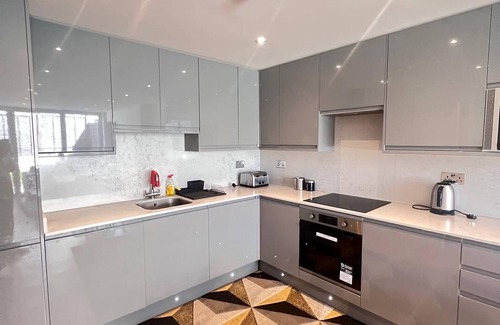 West Finchley Apartment | Finchley Unique home