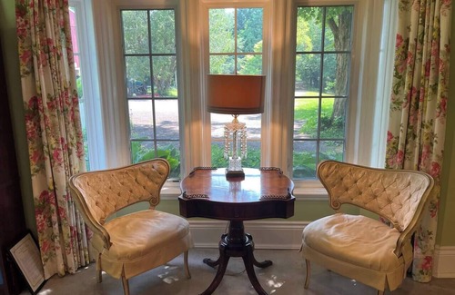 Grafton House | Finchstone Guest House- Walk to Ste. Anne's Spa