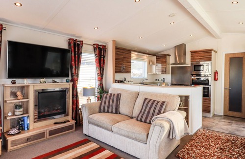 Welton Cabin | FINCHWOOD LODGE, family friendly, with hot tub in Armathwaite