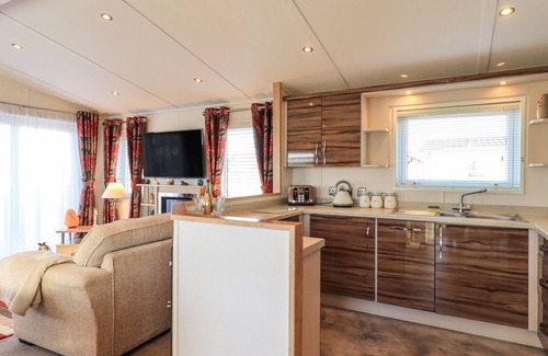 Welton Cabin | FINCHWOOD LODGE, family friendly, with hot tub in Armathwaite