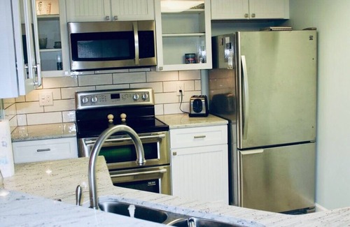 Daytona Beach Shores Condo | Find your beach here!Direct Ocean 2bdr2bath check out reviews! read description