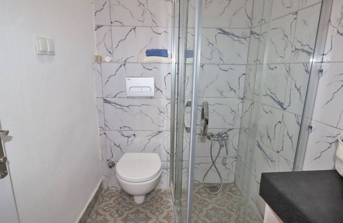 Kusadasi Apartment | Fine apartment in the center of Kusadasi. 2 minutes walk to the beach. pure nostalgia