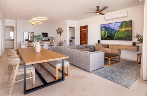 Cerritos Apartment | Fine Seafront Penthouse Steps From Cerritos Beach