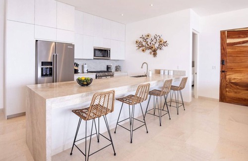 Cerritos Apartment | Fine Seafront Penthouse Steps From Cerritos Beach