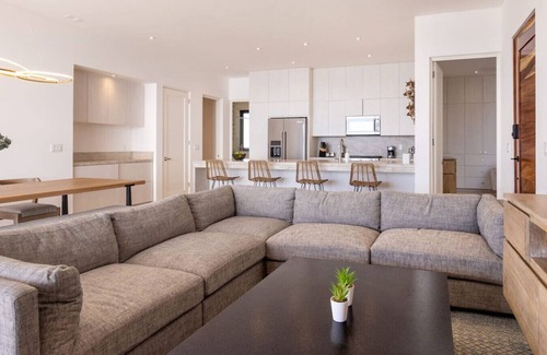 Cerritos Apartment | Fine Seafront Penthouse Steps From Cerritos Beach