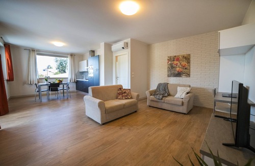 Cupra Marittima Apartment | Finely furnished "Lobster" Suite 350mt from the sea with Pool, Gymnasium, WiFi