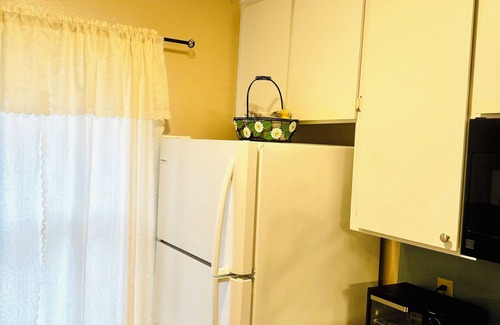 Lawton House | Finest 2-bedroom 2 bathroom house with WiFi and AC in fabulous Lawton