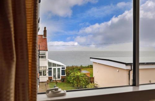 Overstrand House | Finest Retreats - Cliff Road
