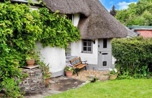 Dolton House | Finest Retreats - Wisteria Way