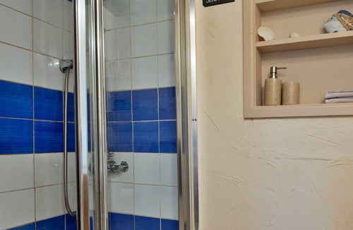 Holmrook Cottage | Finest Retreats | Woodend - The Schoolhouse