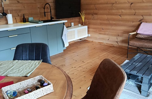 Bourbourg Ski Chalet | Finnish-style chalet in a private wooded estate with fishing pond