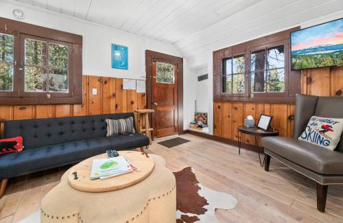 Big Bear Lake House | Finns Fish Camp - Walking distance to Lake and Village! Back patio with barbecue, fully fenced yard!