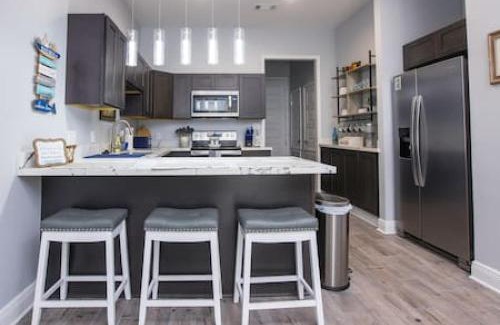 Long Beach House | Fins Up