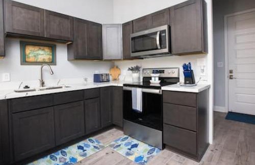 Long Beach House | Fins Up