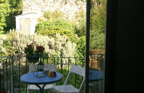 Levanto Apartment | FIORE D'ARANCIO romantic flat - Levanto center,near beach ,shoops and railway