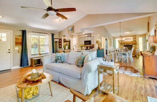 Mountain Home House | Fire Pit and Grill Riverfront Home in Arkansas!