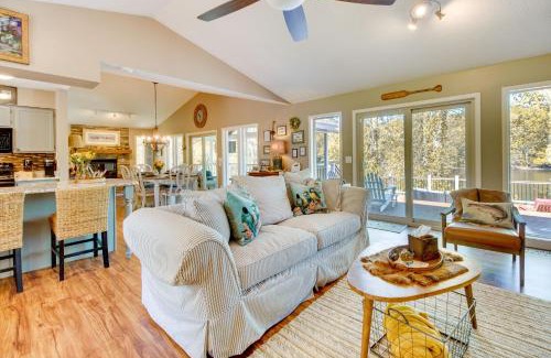 Mountain Home House | Fire Pit and Grill Riverfront Home in Arkansas!