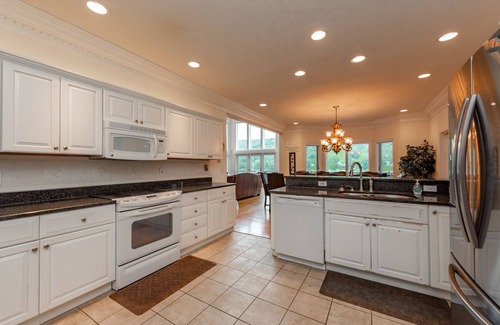McHenry House | Fire Pit, Hot Tub, Suites & Scenery Await!