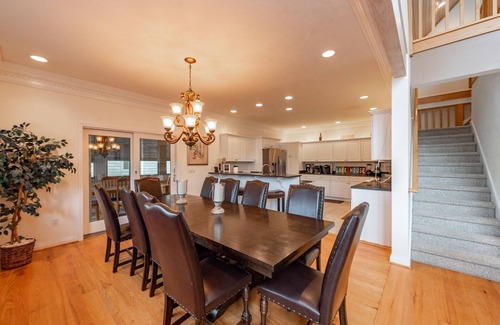 McHenry House | Fire Pit, Hot Tub, Suites & Scenery Await!