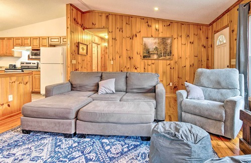 Marion Cottage | Fire Pit & Mtn Views: Charming Marion Cabin!