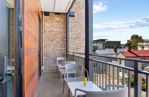 Cannonborough Elliotborough Condo | Fire Tower | Stylish 2BR in Downtown Charleston!