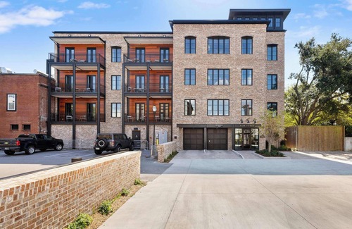 Cannonborough Elliotborough Condo | Fire Tower | Stylish King Suite with Rooftop Views