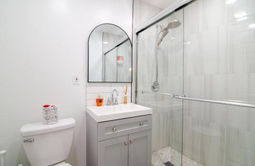 Union City Apartment | Fireflies In NYC, Cozy, Private & New