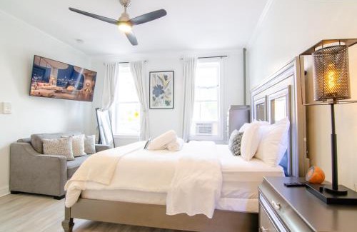Union City Apartment | Fireflies In NYC, Cozy, Private & New