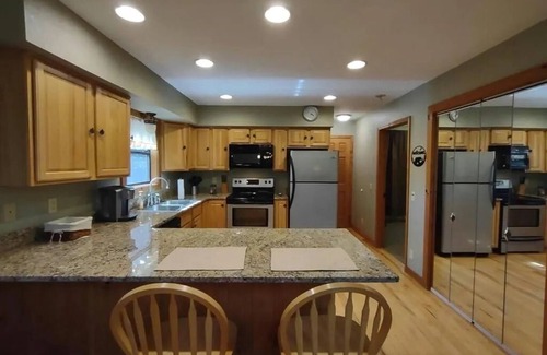 Bryson City Cabin | Firefly Cabin King Bed Hot Tub Private