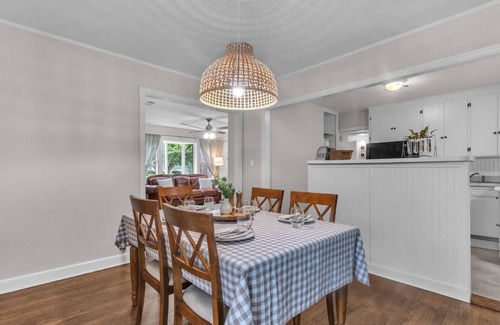 Gunter Afs House | Firefly Cottage- 2 bedroom, peaceful stay near downtown and AFBs