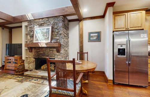 Firefly Cove Apartment | Firefly Cove #202