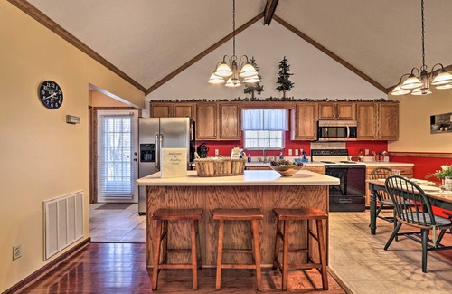 Wears Valley Cottage | Firefly Cove - 3 Mi to Parkway & National Park!