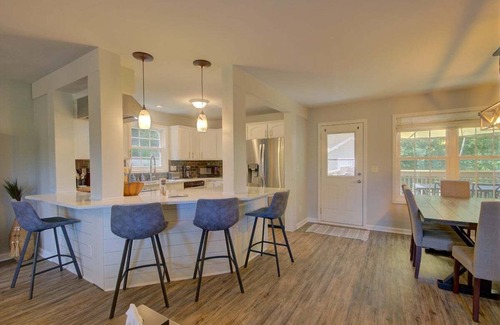 Leicester House | Firefly Hideaway near Asheville w/hot tub, free Biltmore pass, fire pit and fenced back yard